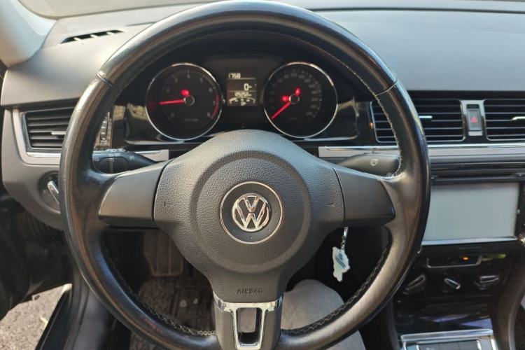 Used Volkswagen Bora 2013 1.6L Manual Comfort Model Steering Wheel