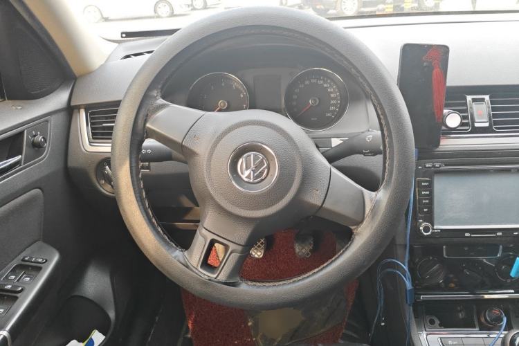 Used Volkswagen Bora 2013 1.6L Manual Fashion Edition Steering Wheel