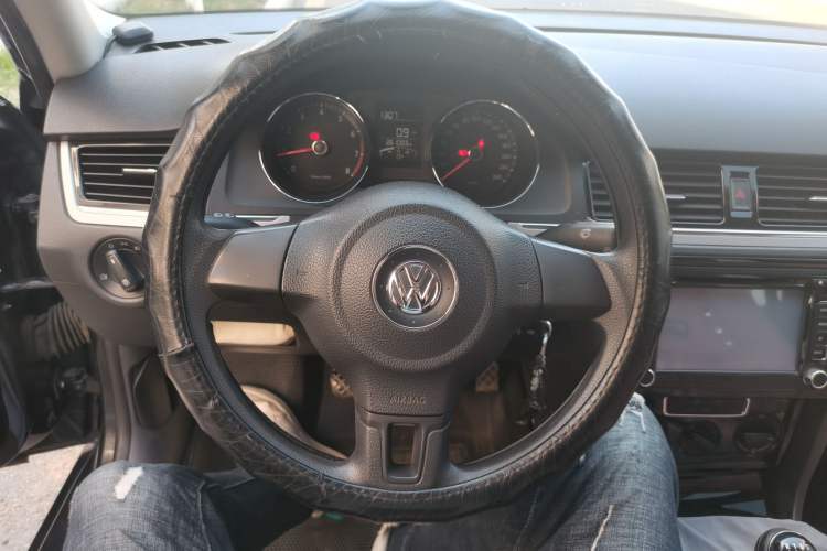 Used Volkswagen Bora 2013 1.6L Manual Fashion Edition Steering Wheel