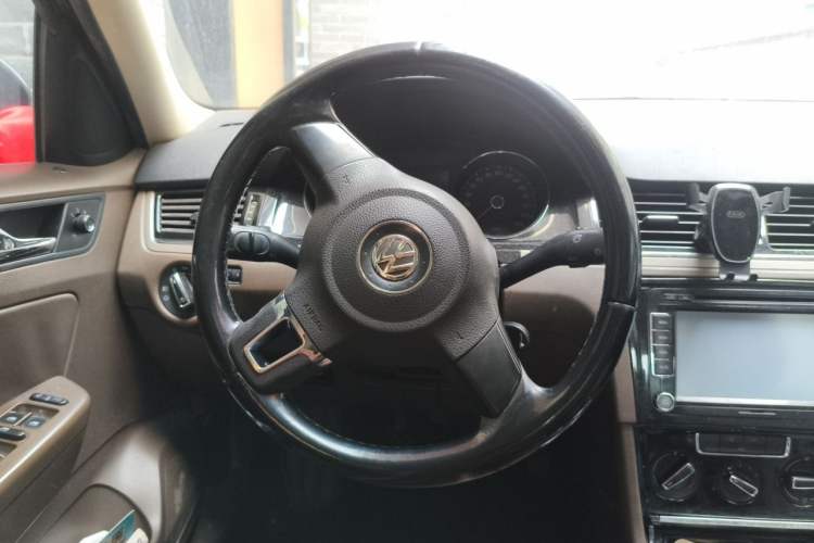 Used Volkswagen Bora 2013 1.6L Manual Comfort Model Steering Wheel