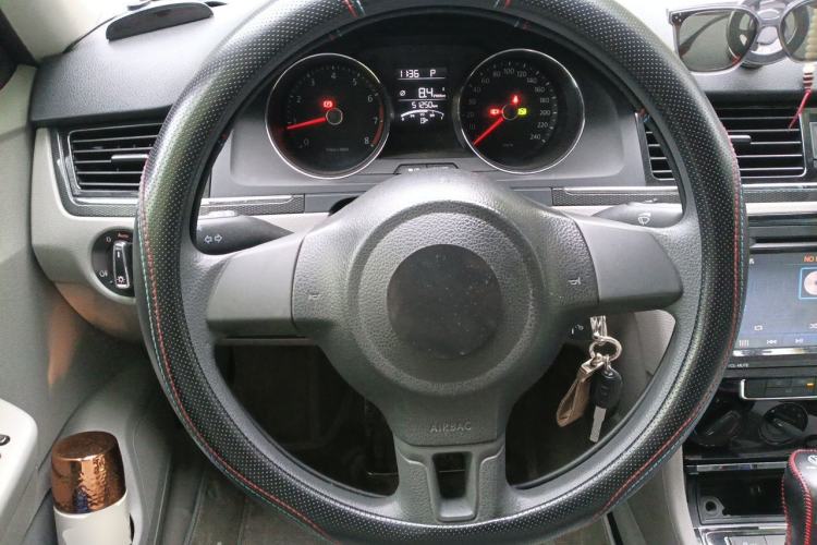 Used Volkswagen Bora 2013 1.6L Automatic Fashion Model Steering Wheel