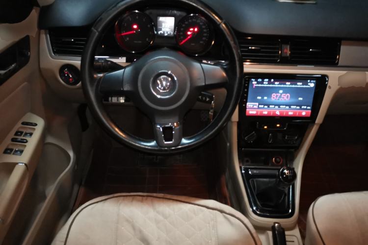 Used Volkswagen Bora 2013 1.6L Manual Comfort Model Steering Wheel
