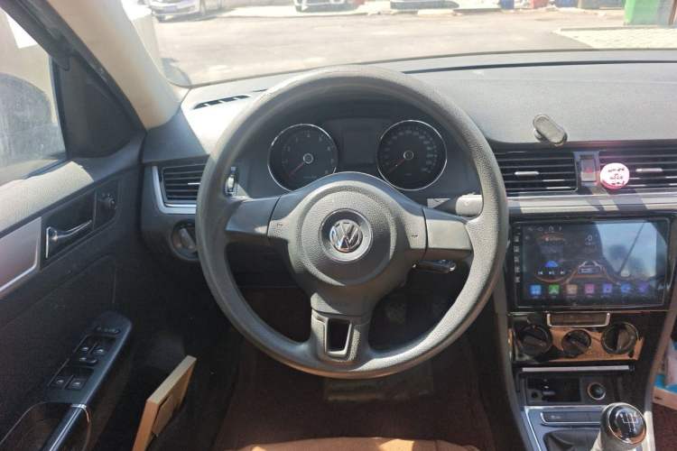 Used Volkswagen Bora 2013 1.6L Manual Fashion Edition Steering Wheel