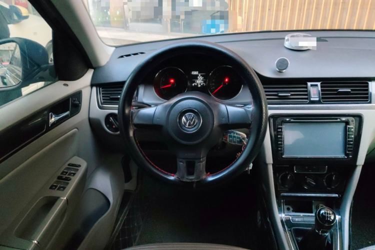 Used Volkswagen Bora 2013 1.6L Manual Fashion Edition Steering Wheel