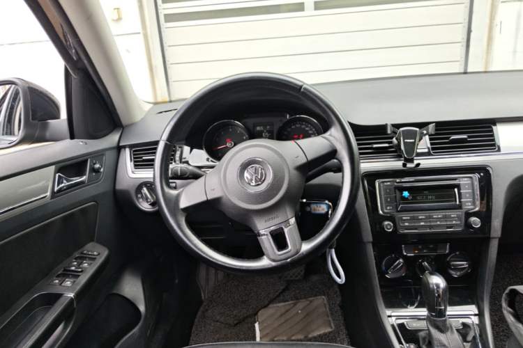 Used Volkswagen Bora 2013 1.6L Automatic Comfort Model Steering Wheel