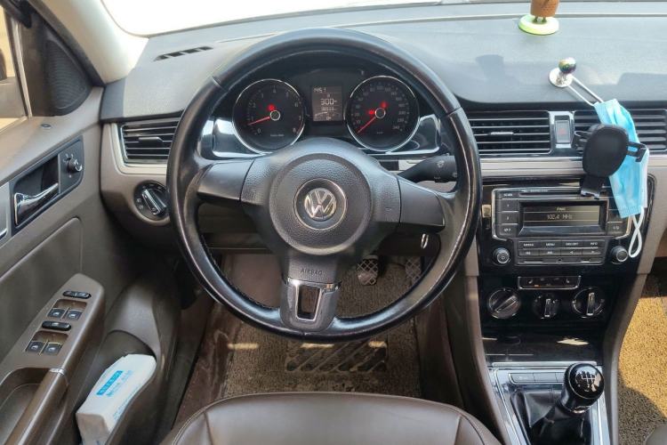 Used Volkswagen Bora 2013 1.6L Manual Comfort Model Steering Wheel