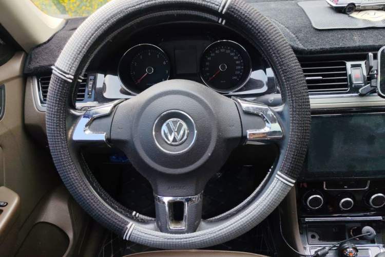 Used Volkswagen Bora 2013 1.6L Manual Comfort Model Steering Wheel