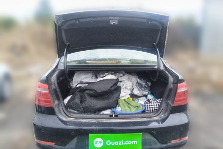 Used Volkswagen Bora 2013 1.6L Manual Fashion Edition Trunk