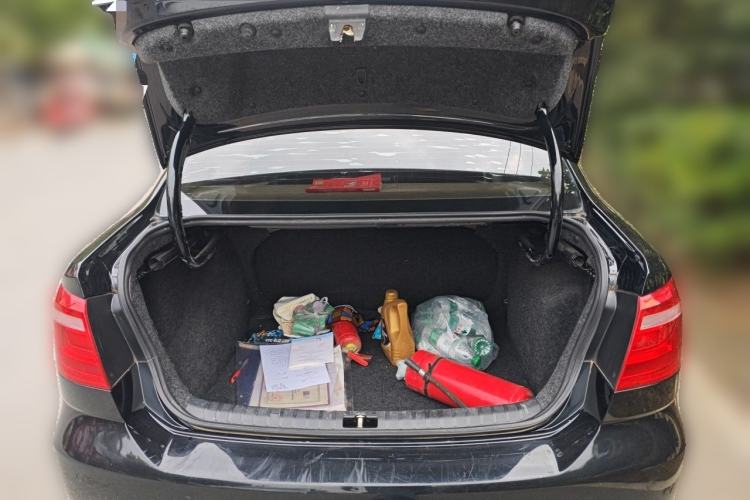 Used Volkswagen Bora 2013 1.6L Automatic Fashion Model Trunk