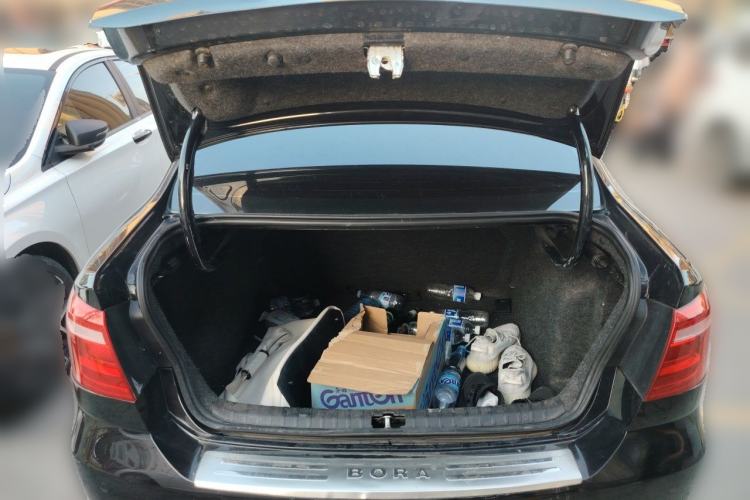 Used Volkswagen Bora 2013 1.6L Automatic Fashion Model Trunk