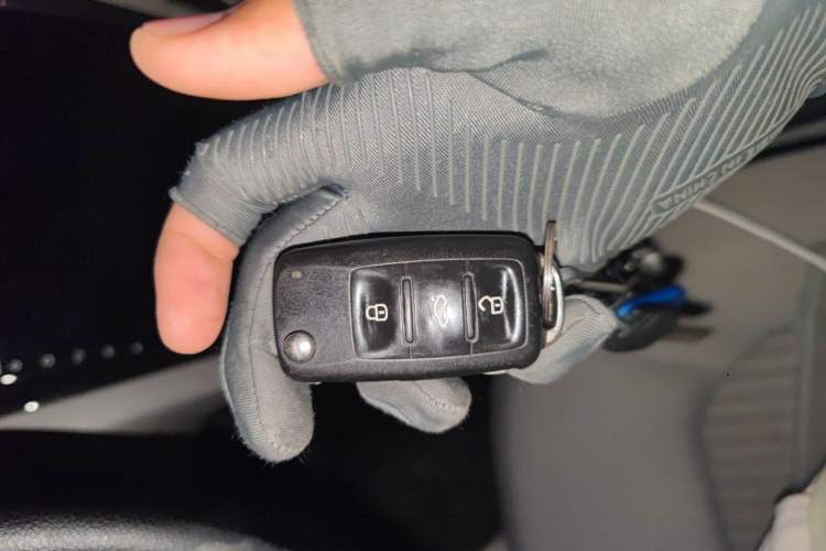 Used Volkswagen Bora 2013 1.6L Automatic Fashion Model Vehicle Key