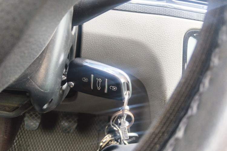 Used Volkswagen Bora 2013 1.6L Manual Fashion Edition Vehicle Key