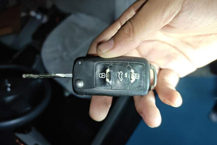 Used Volkswagen Bora 2013 1.6L Automatic Fashion Model Vehicle Key