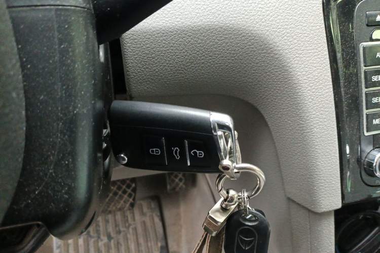 Used Volkswagen Bora 2013 1.6L Automatic Fashion Model Vehicle Key