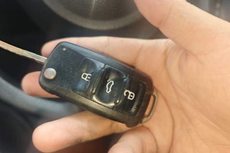 Used Volkswagen Bora 2013 1.6L Manual Fashion Edition Vehicle Key