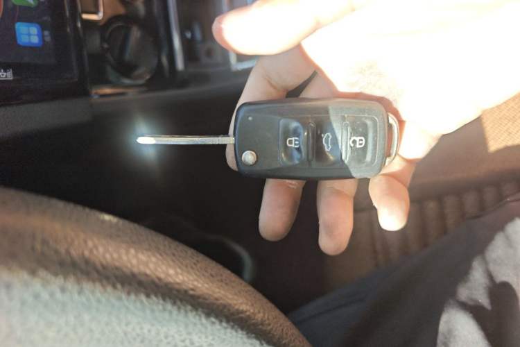 Used Volkswagen Bora 2013 1.6L Manual Fashion Edition Vehicle Key