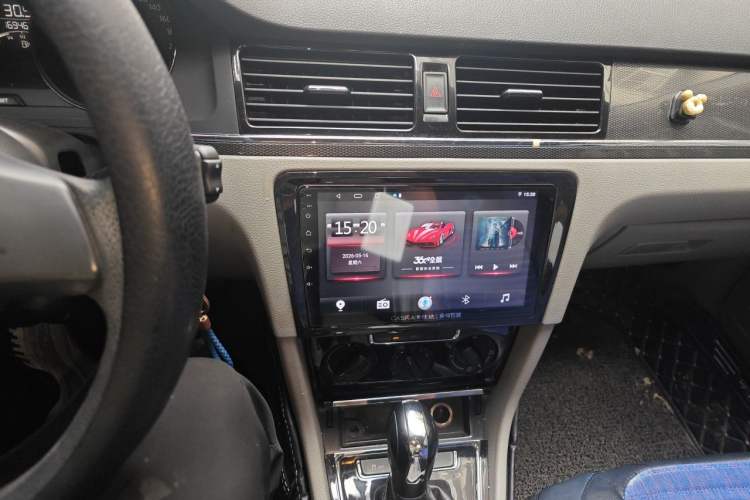 Used Volkswagen Bora 2013 1.6L Automatic Fashion Model Audio And AC Panel