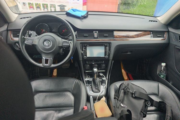 Used Volkswagen Bora 2013 1.4T Automatic Luxury Model Center Console