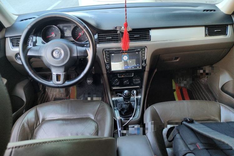 Used Volkswagen Bora 2013 1.4T Manual Comfort Model Center Console