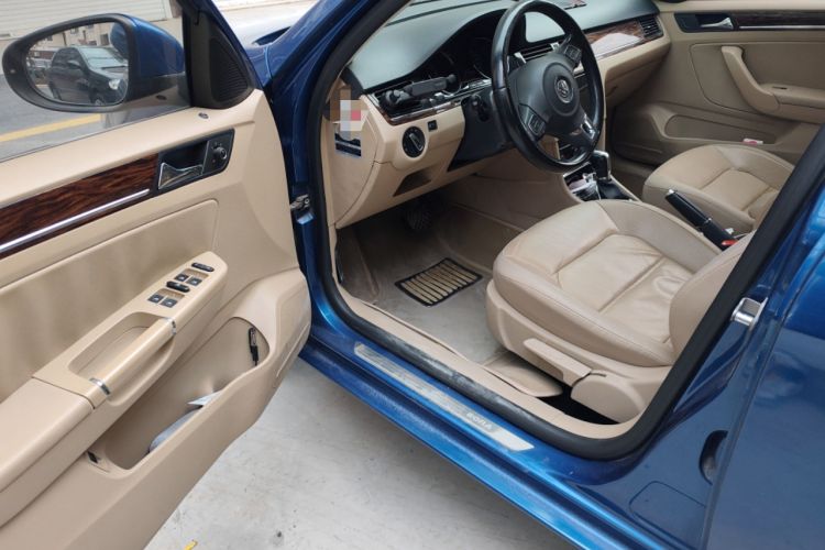 Used Volkswagen Bora 2013 1.6L Automatic Luxury Model Driver Seat