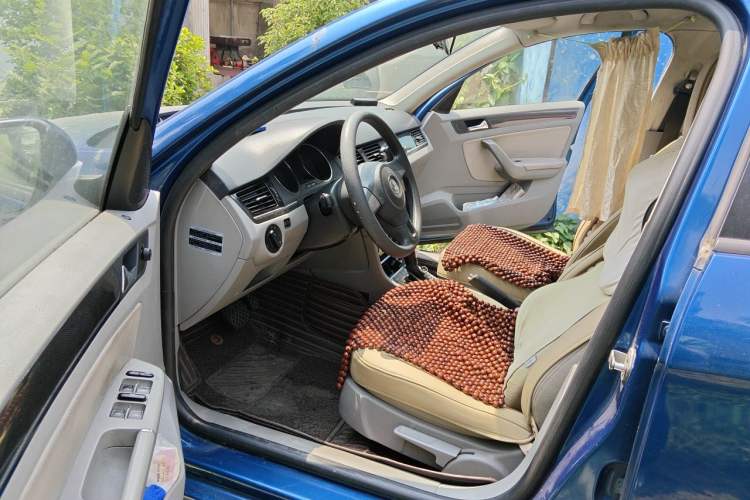 Used Volkswagen Bora 2013 1.6L Automatic Fashion Model Driver Seat