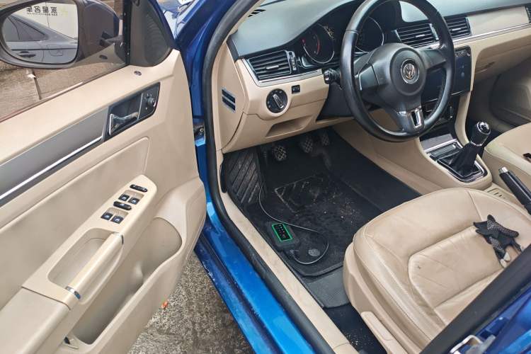 Used Volkswagen Bora 2013 1.6L Manual Comfort Model Driver Seat