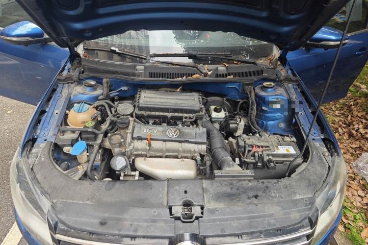 Used Volkswagen Bora 2013 1.6L Automatic Fashion Model Engine Bay