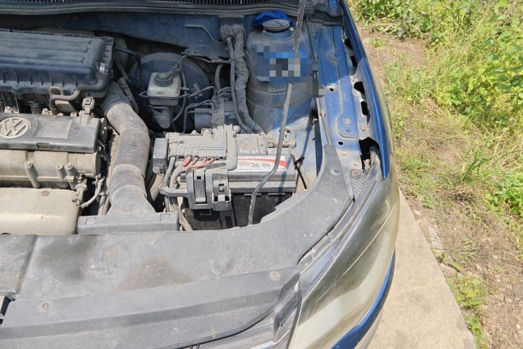 Used Volkswagen Bora 2013 1.6L Automatic Fashion Model Engine Bay Left