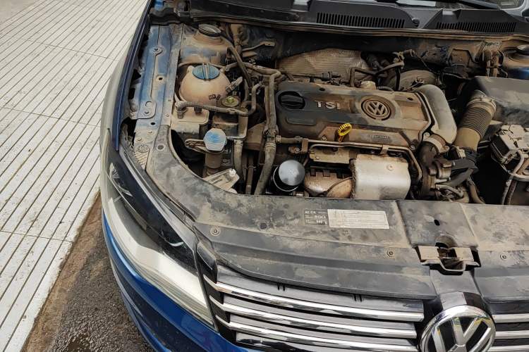 Used Volkswagen Bora 2013 1.4T Automatic Comfort Model Engine Bay Right