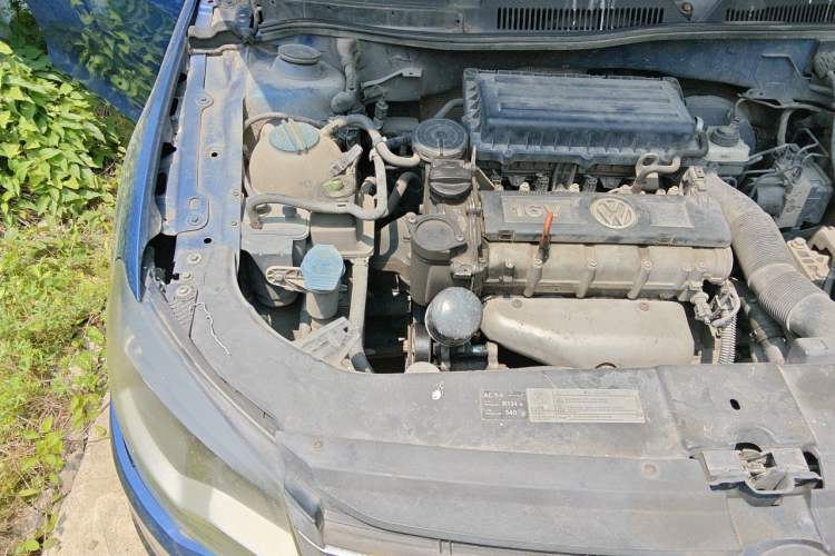 Used Volkswagen Bora 2013 1.6L Automatic Fashion Model Engine Bay Right