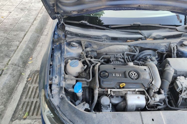 Used Volkswagen Bora 2013 1.4T Manual Comfort Model Engine Bay Right
