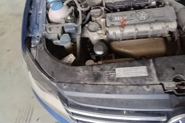 Used Volkswagen Bora 2013 1.6L Manual Comfort Model Engine Bay Right