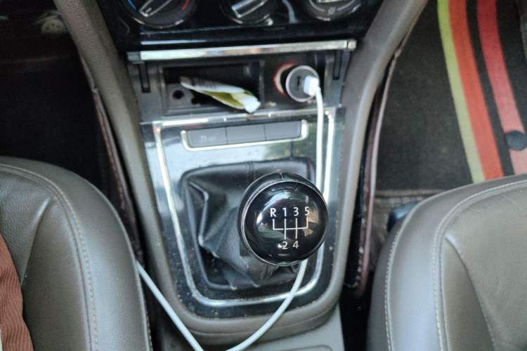 Used Volkswagen Bora 2013 1.4T Manual Comfort Model Gear Lever