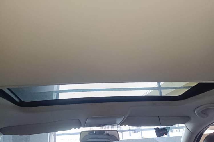 Used Volkswagen Bora 2013 1.6L Manual Comfort Model Headliner