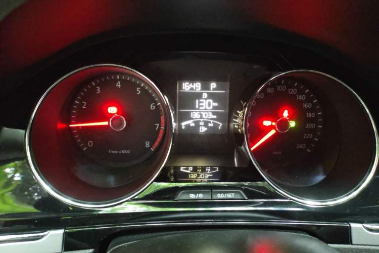 Used Volkswagen Bora 2013 1.6L Automatic Comfort Model Instrument Cluster