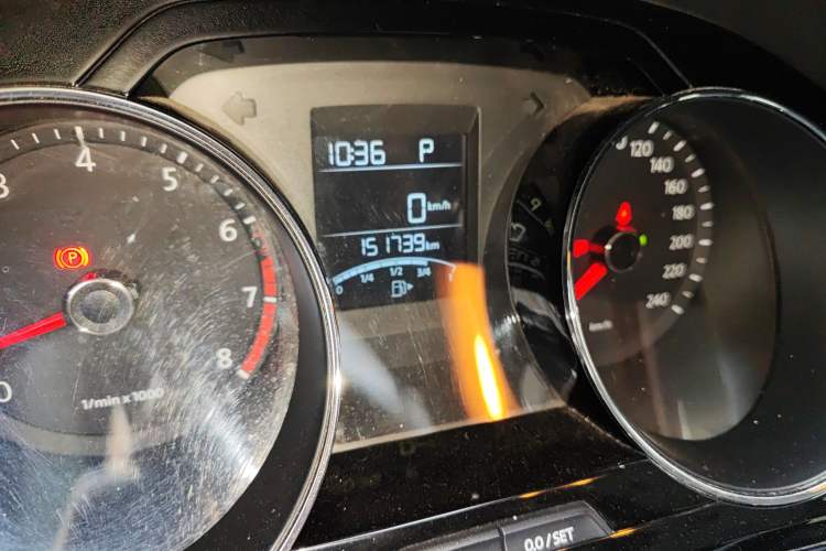 Used Volkswagen Bora 2013 1.4T Automatic Comfort Model Odometer Close Up