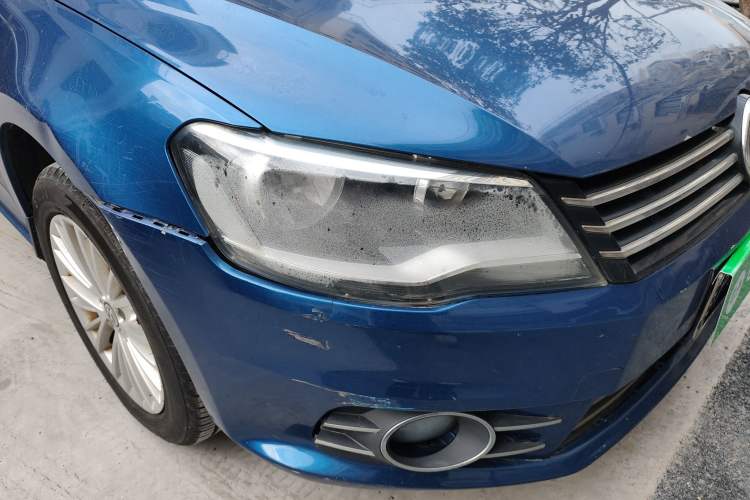 Used Volkswagen Bora 2013 1.6L Automatic Luxury Model Right Front Headlight