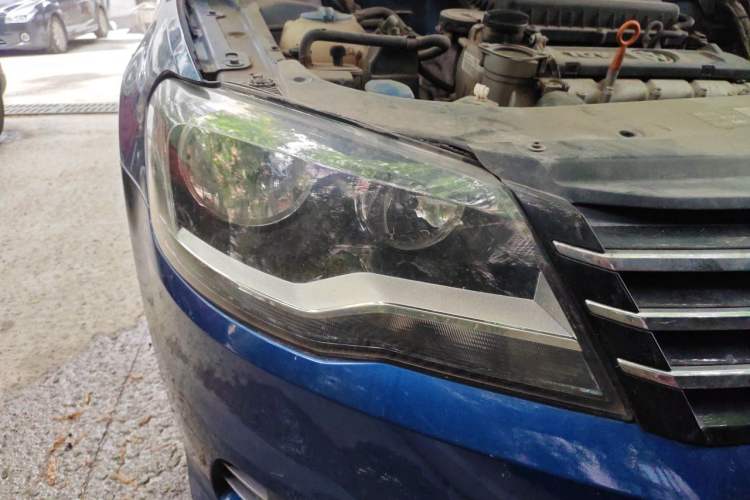 Used Volkswagen Bora 2013 1.6L Automatic Comfort Model Right Front Headlight