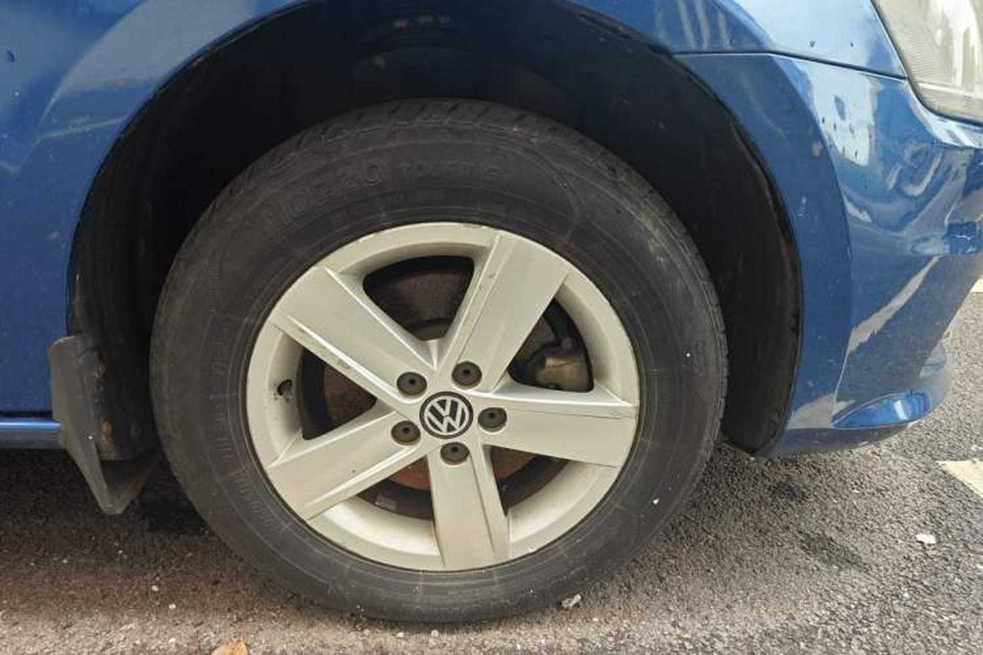 Used Volkswagen Bora 2013 1.6L Automatic Fashion Model Right Front Wheel Hub