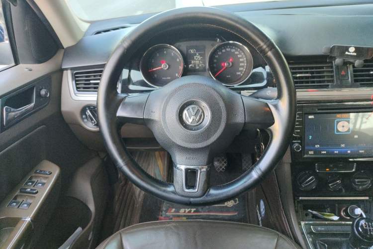 Used Volkswagen Bora 2013 1.4T Manual Comfort Model Steering Wheel