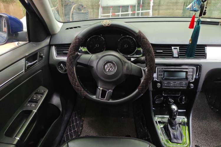 Used Volkswagen Bora 2013 1.6L Automatic Comfort Model Steering Wheel