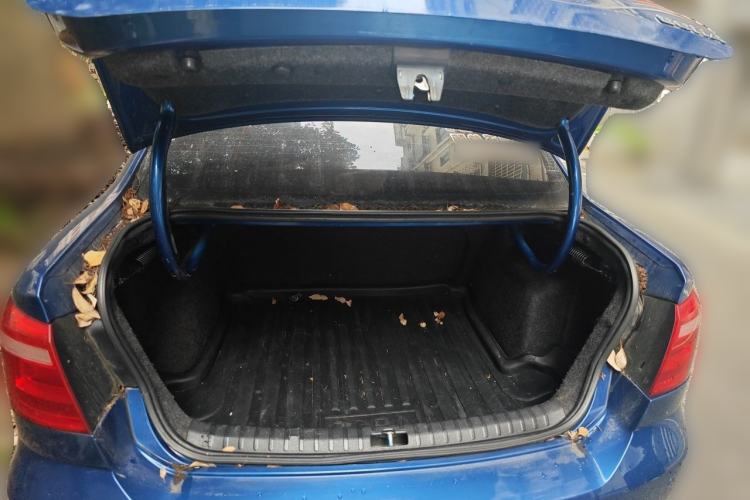 Used Volkswagen Bora 2013 1.6L Automatic Fashion Model Trunk