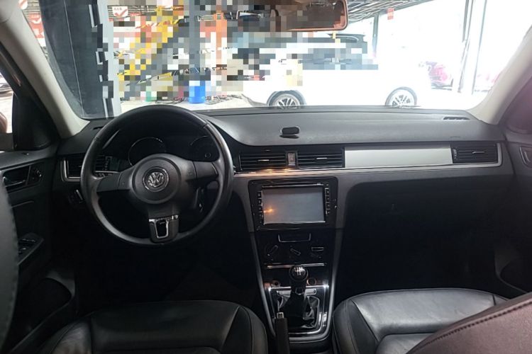 Used Volkswagen Bora 2013 1.6L Manual Fashion Edition Center Console