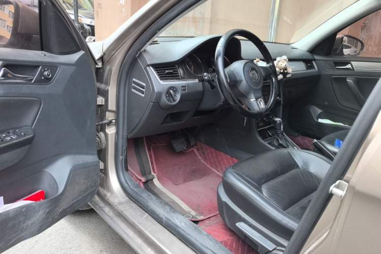 Used Volkswagen Bora 2013 1.4T Automatic Comfort Model Driver Seat