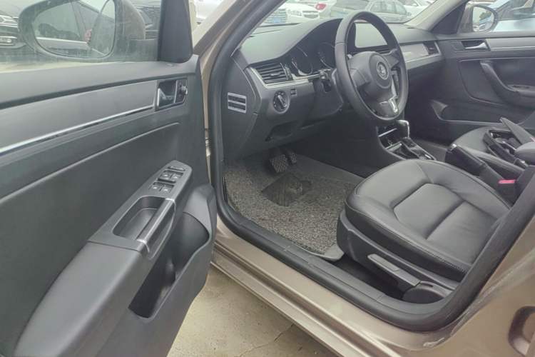 Used Volkswagen Bora 2013 1.6L Automatic Comfort Model Driver Seat