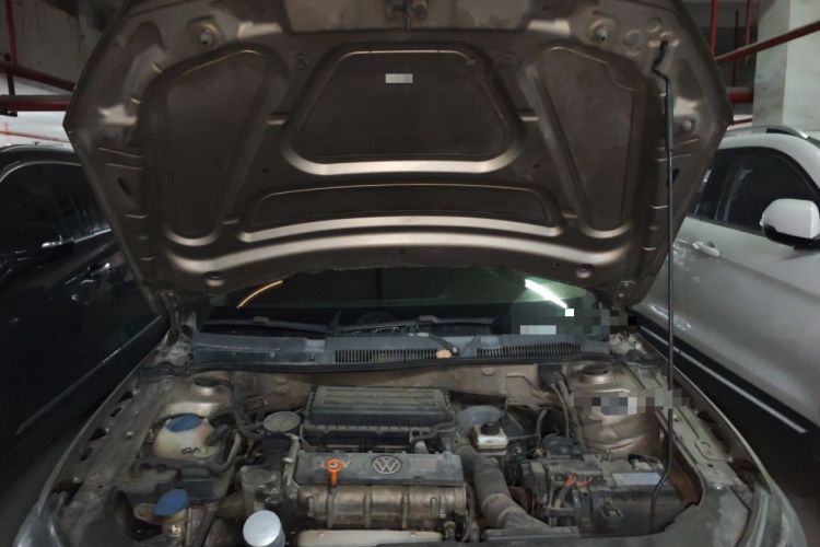 Used Volkswagen Bora 2013 1.6L Manual Fashion Edition Engine Bay