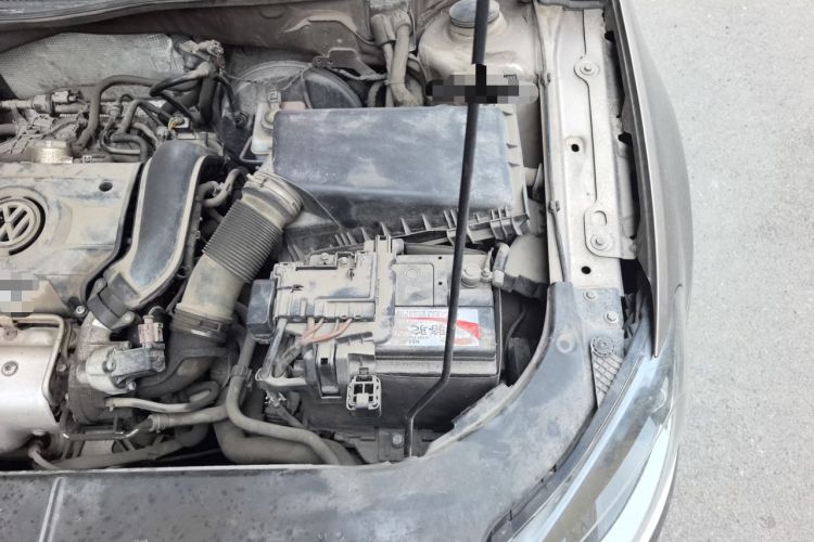 Used Volkswagen Bora 2013 1.4T Automatic Comfort Model Engine Bay Left