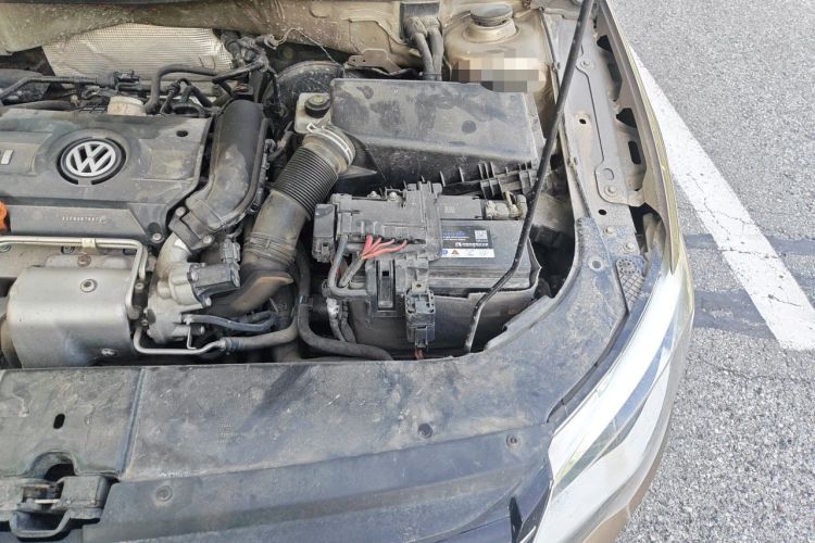 Used Volkswagen Bora 2013 1.4T Automatic Luxury Model Engine Bay Left