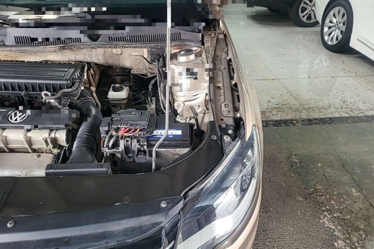 Used Volkswagen Bora 2013 1.6L Manual Fashion Edition Engine Bay Left