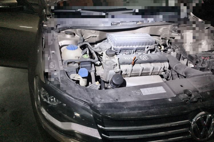 Used Volkswagen Bora 2013 1.6L Automatic Fashion Model Engine Bay Right